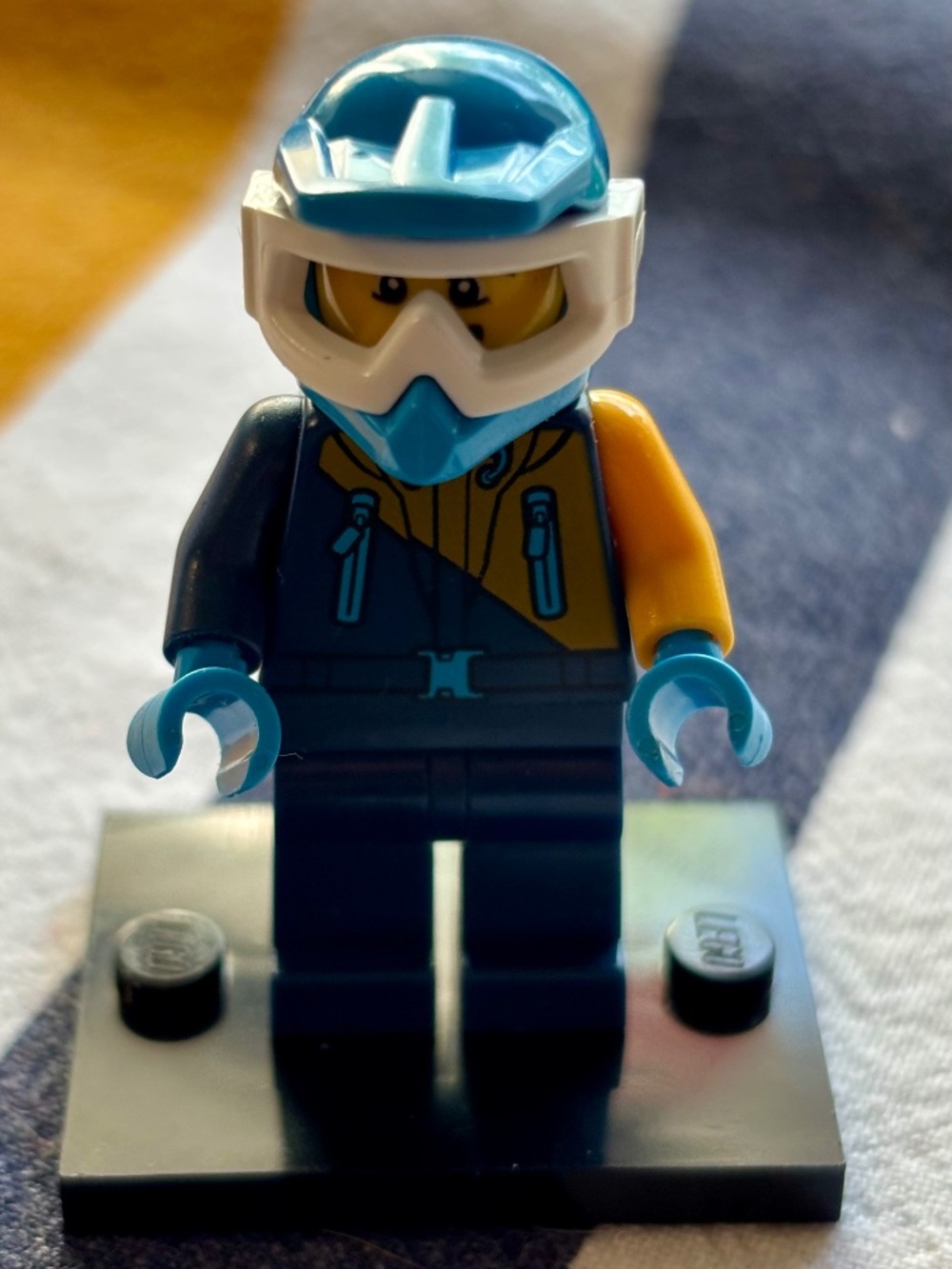 LEGO CITY "Arctic Snowmobile Driver" cty0904 with stand